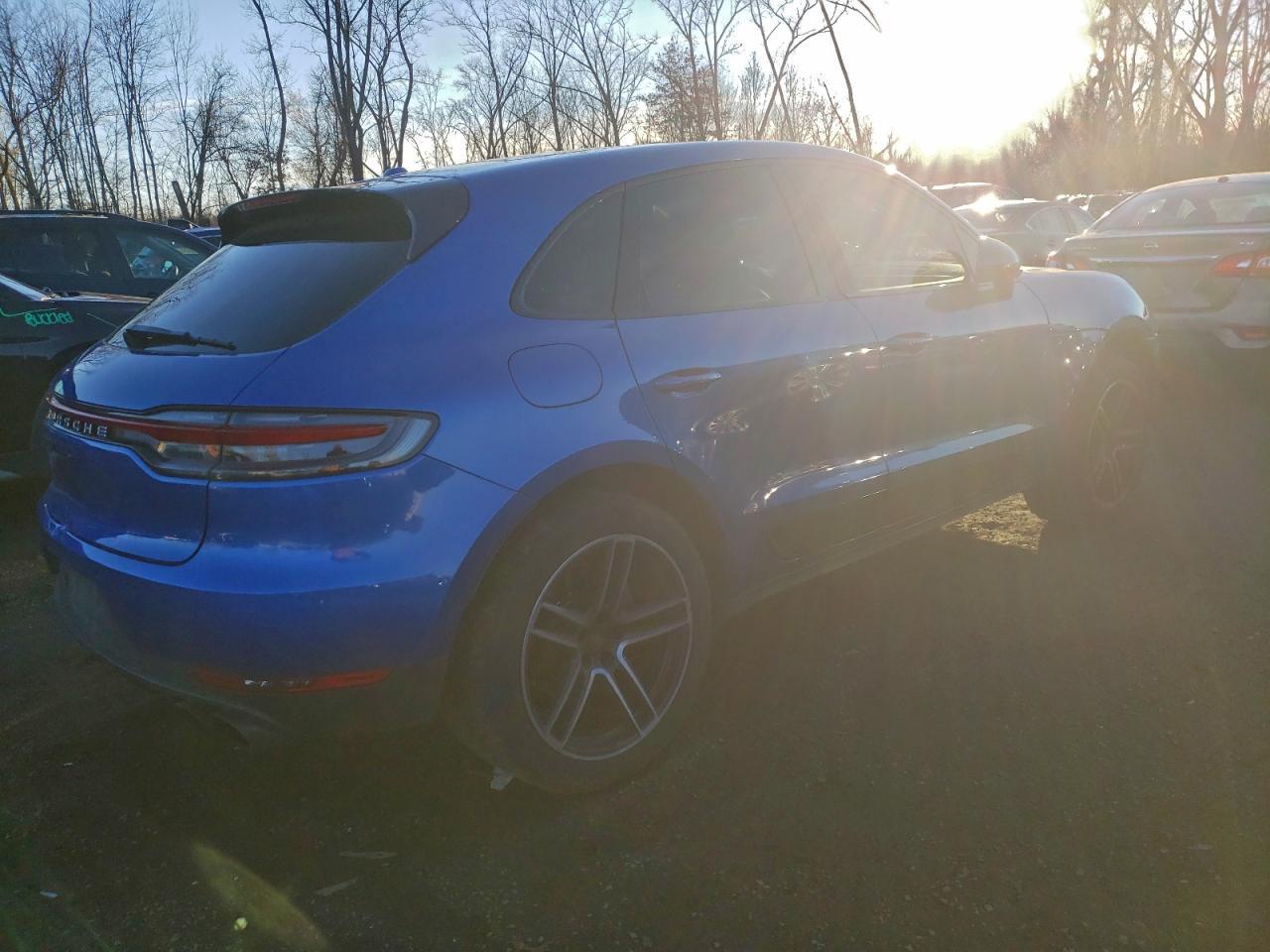 2020 PORSCHE Macan
