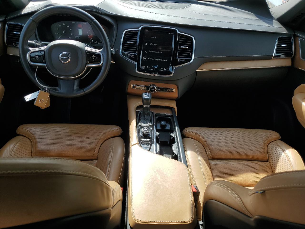 2017 VOLVO XC90