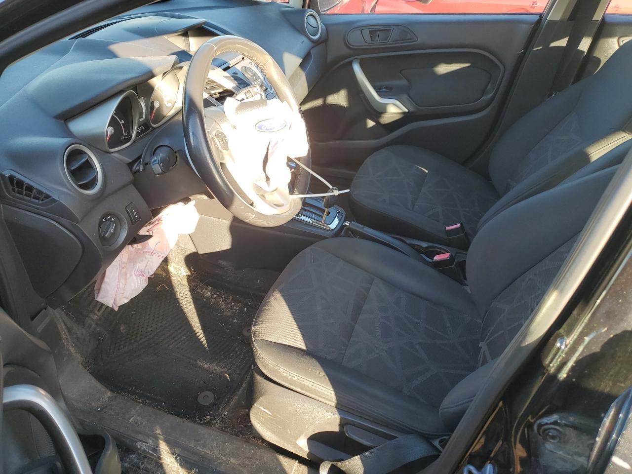 2013 FORD Fiesta