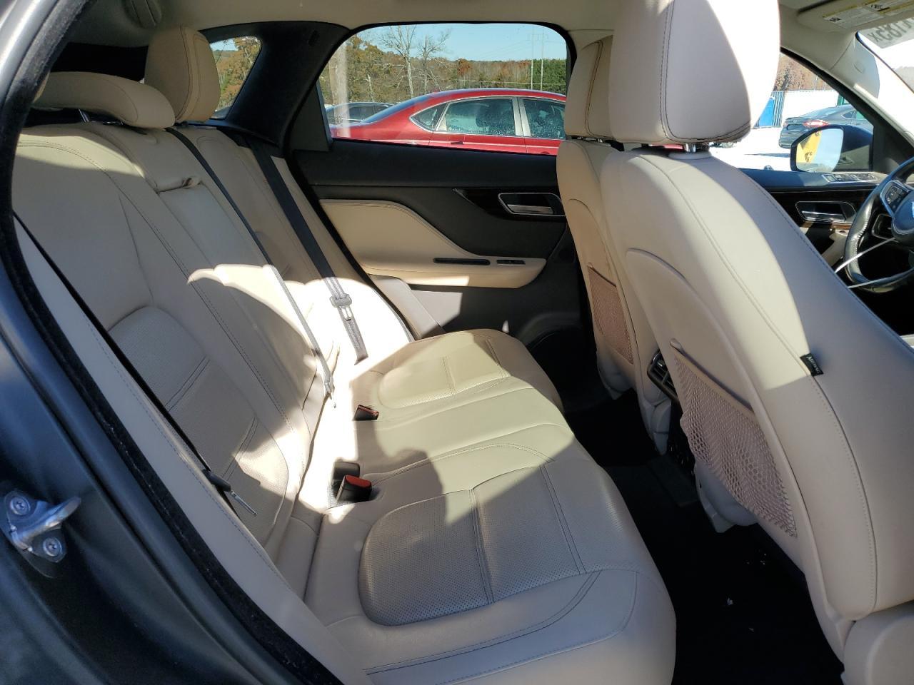 2018 JAGUAR F-Pace