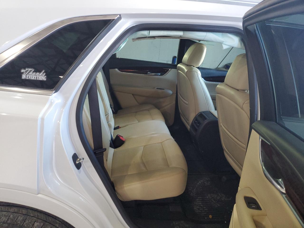2017 CADILLAC XT5