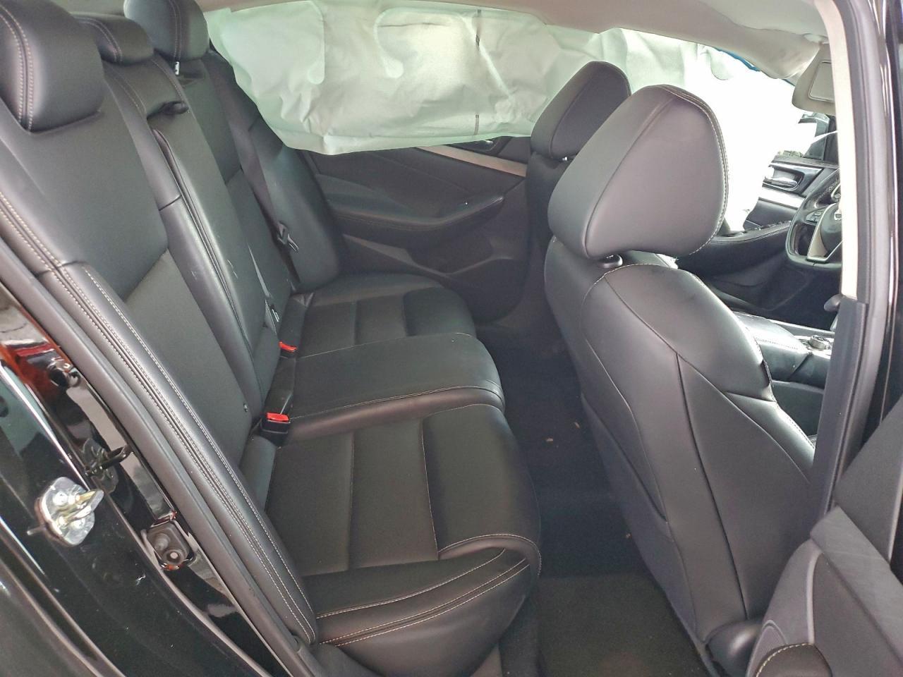 2017 NISSAN Maxima