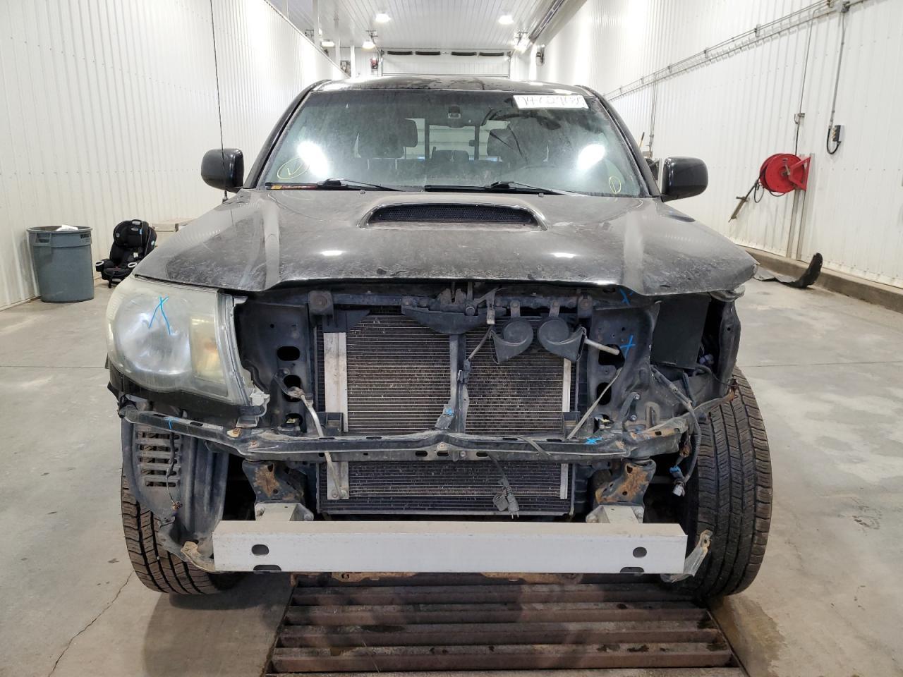 2011 TOYOTA TACOMA