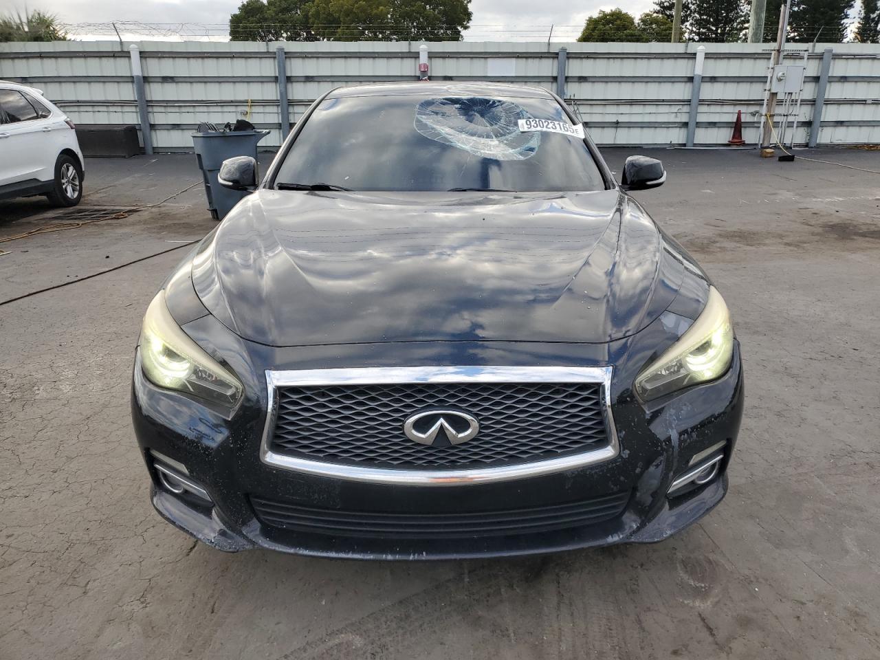2015 INFINITI Q50
