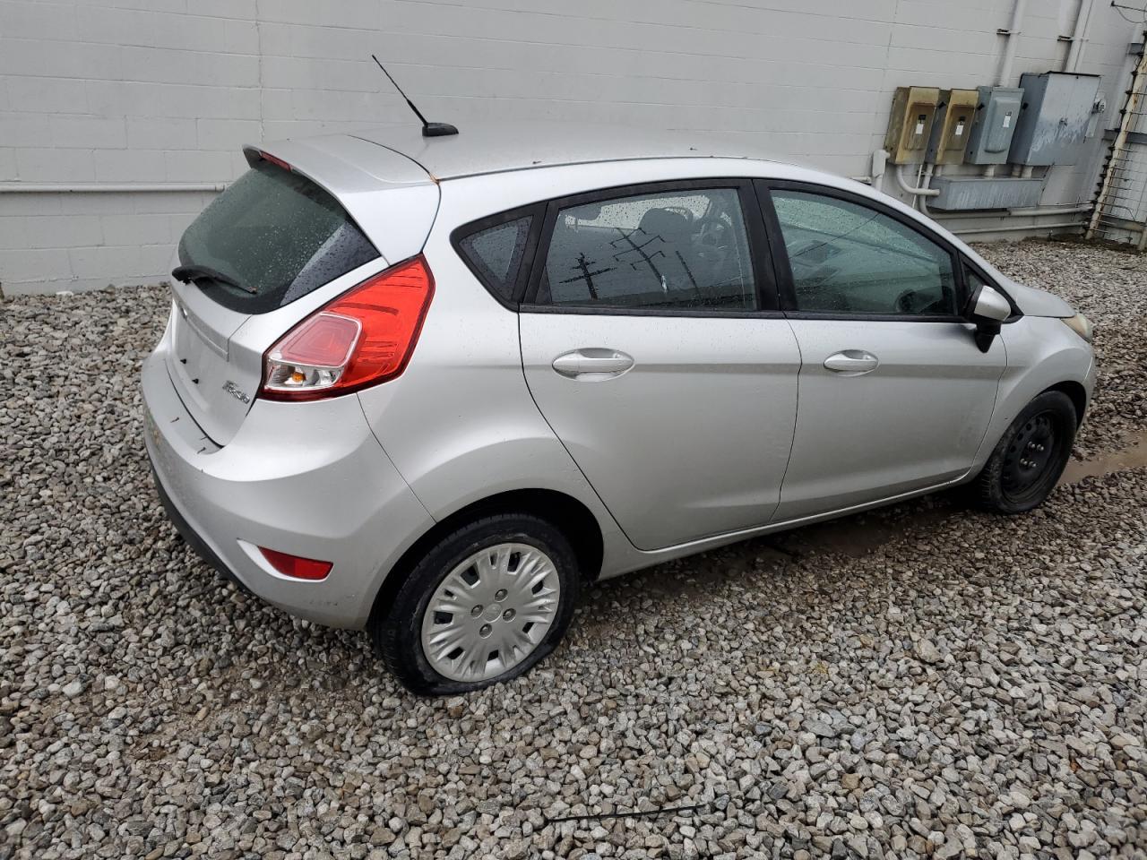 2016 FORD Fiesta