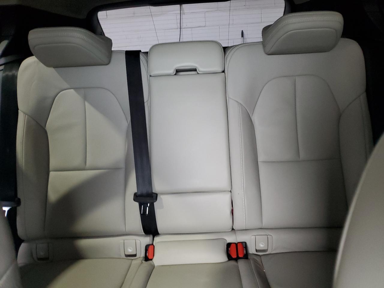 2019 VOLVO XC40
