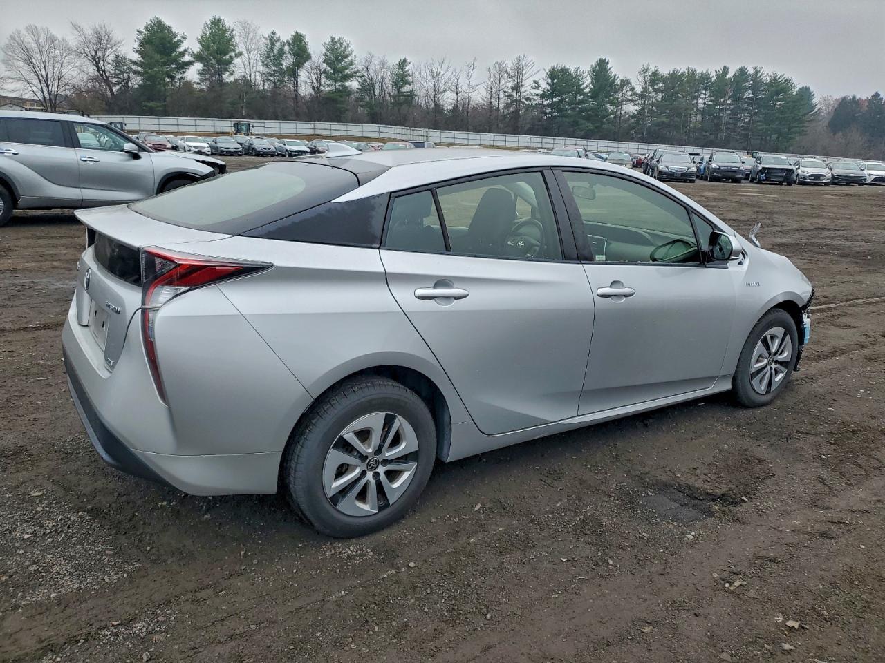 2016 TOYOTA PRIUS