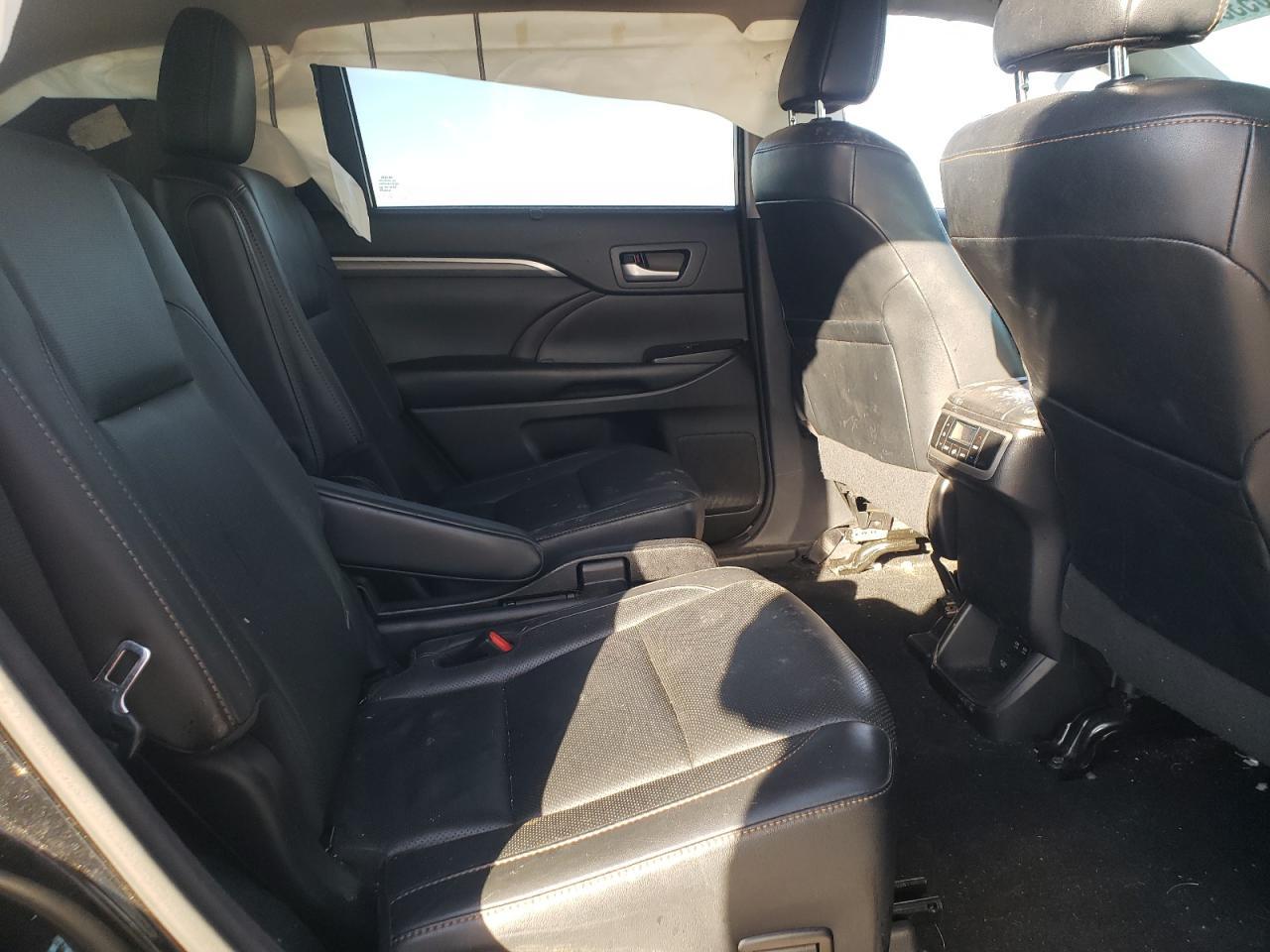 2017 TOYOTA HIGHLANDER