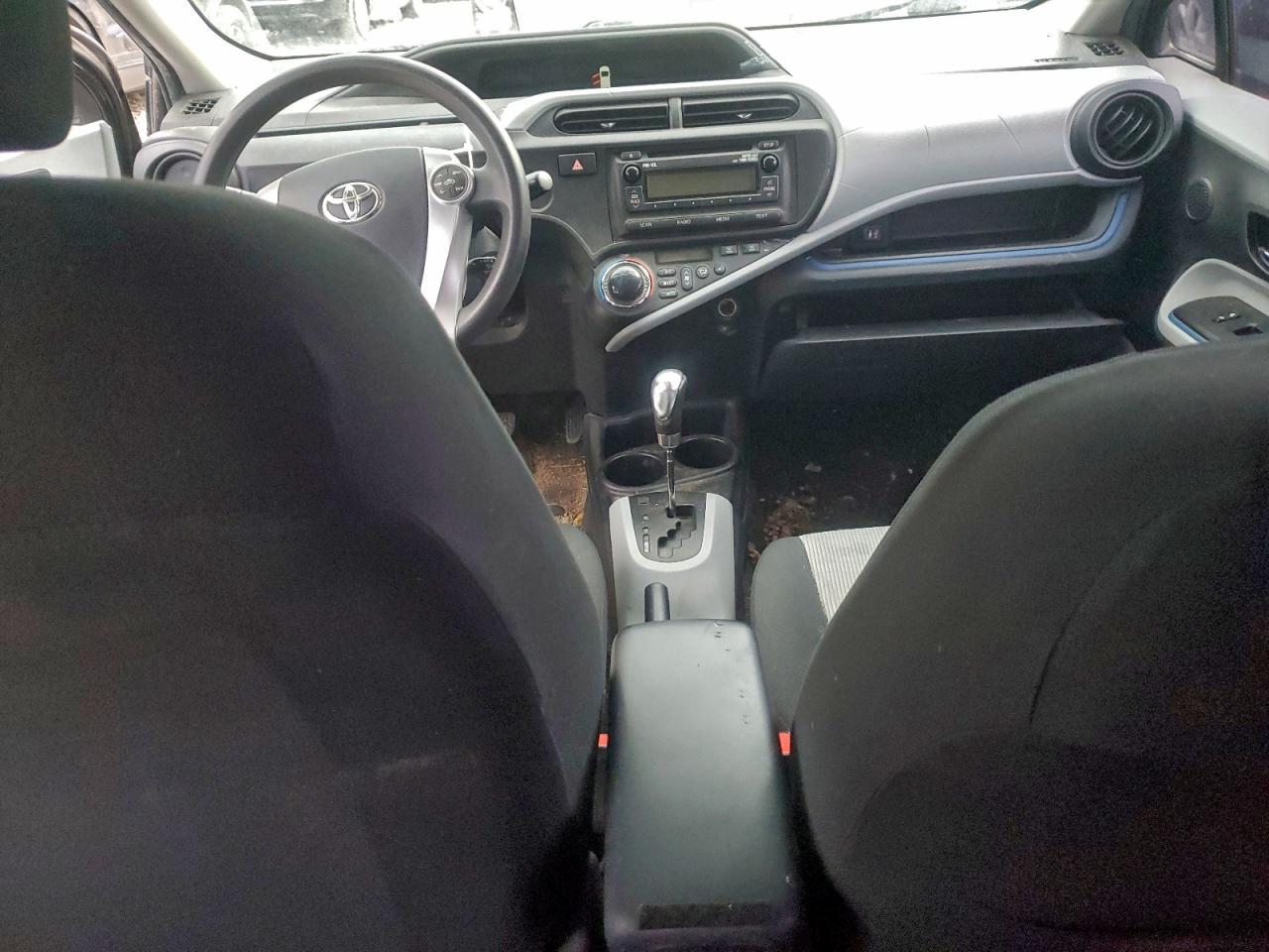 2012 TOYOTA Prius c