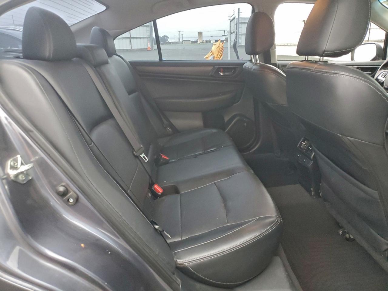 2015 SUBARU Legacy