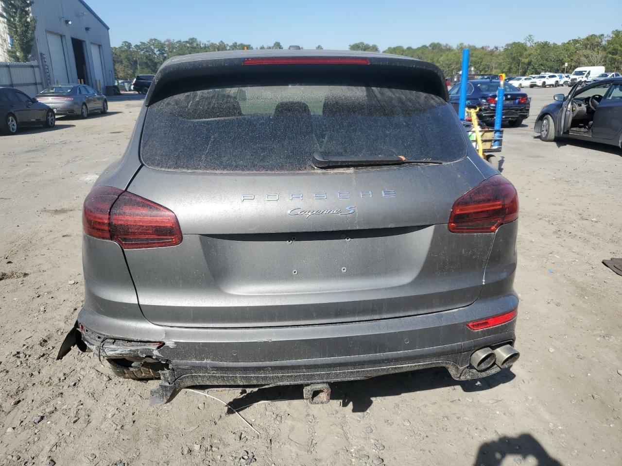 2016 PORSCHE CAYENNE