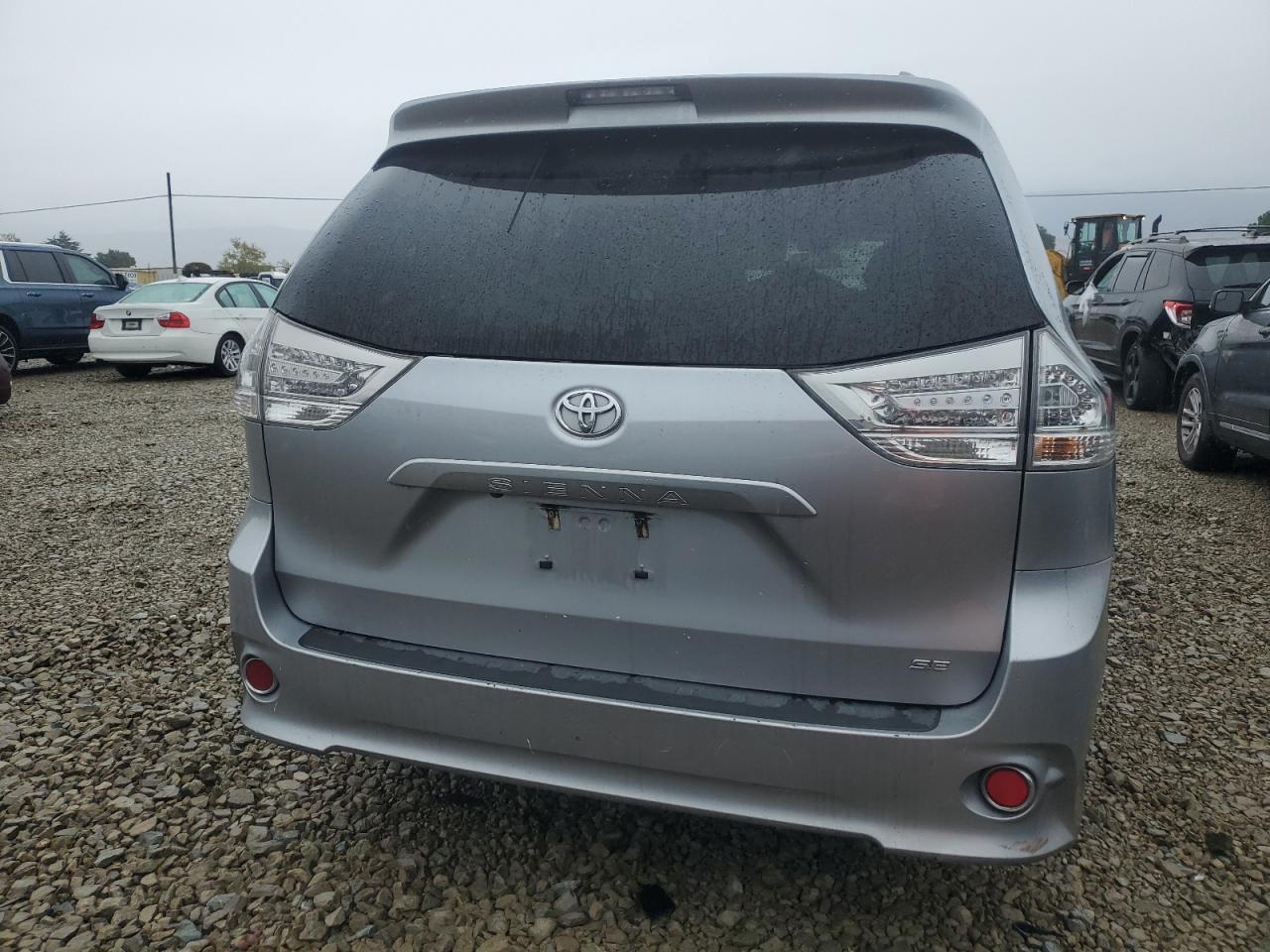 2017 TOYOTA SIENNA