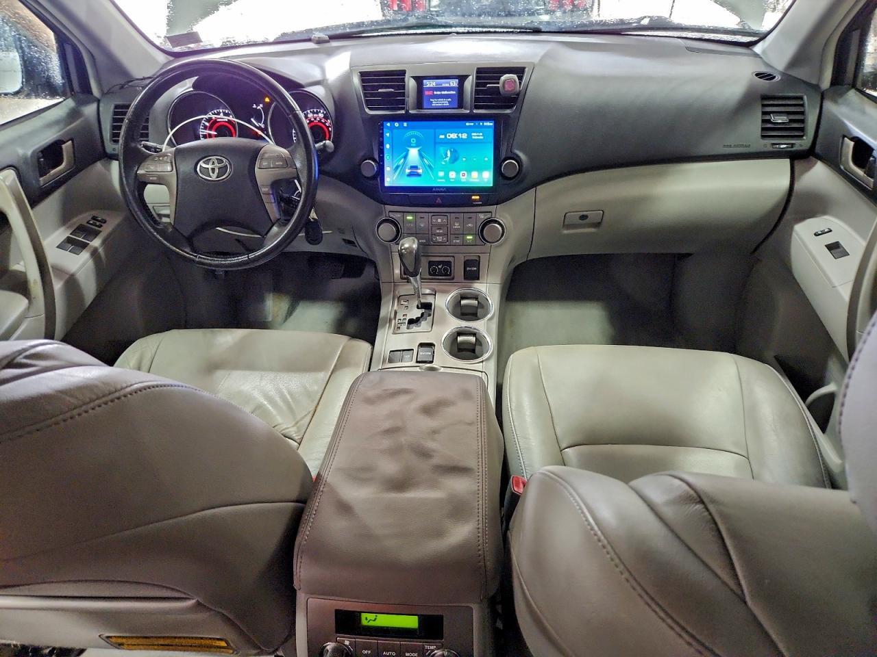 2010 TOYOTA HIGHLANDER