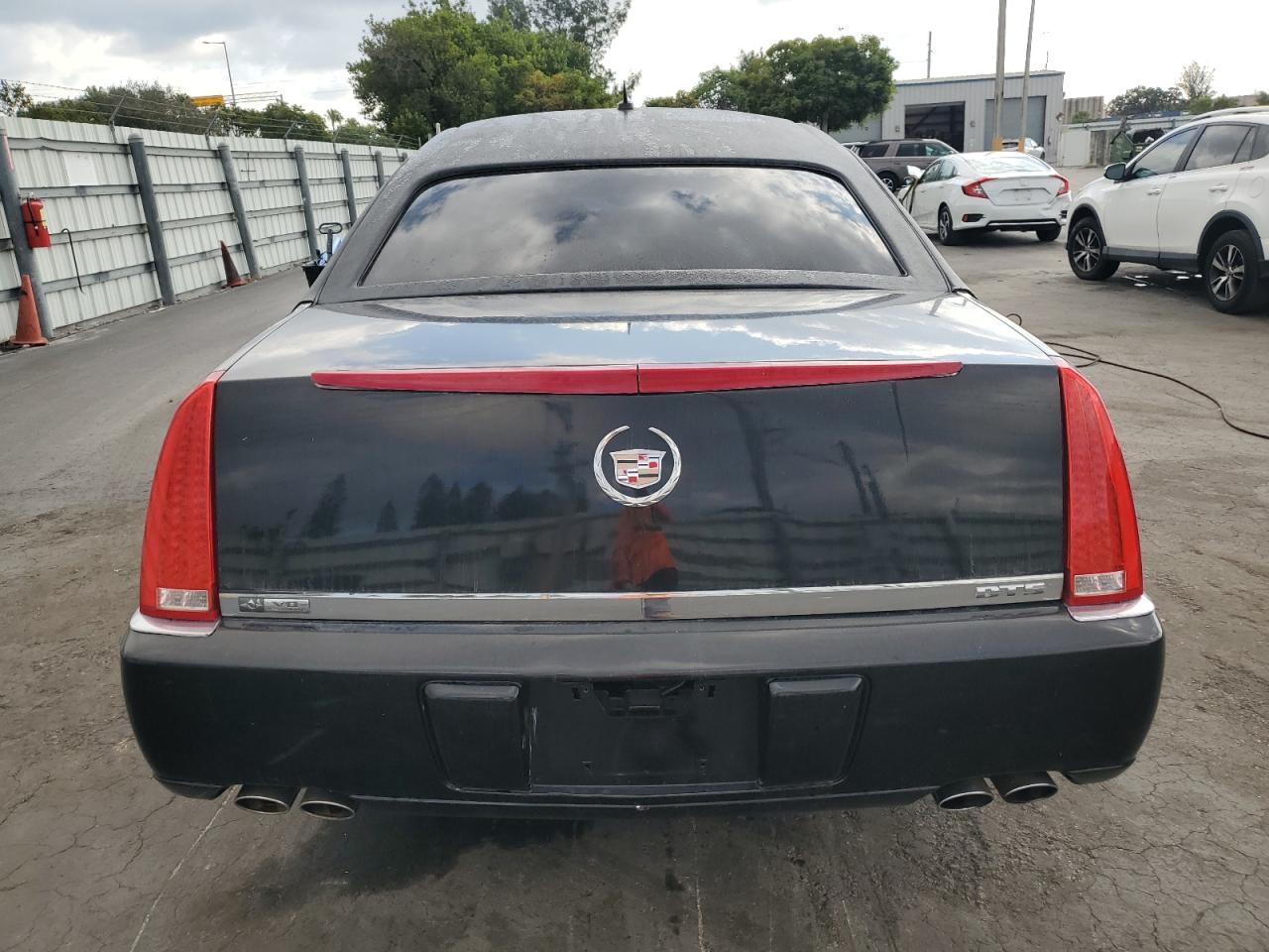 2006 CADILLAC Professional Chassis