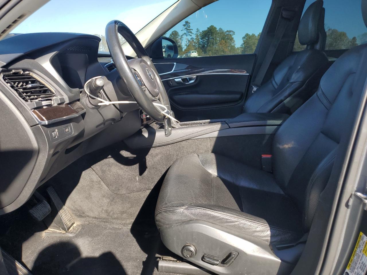2017 VOLVO XC90