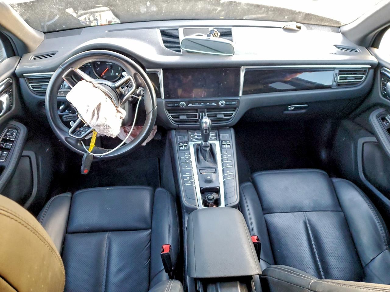 2019 PORSCHE Macan