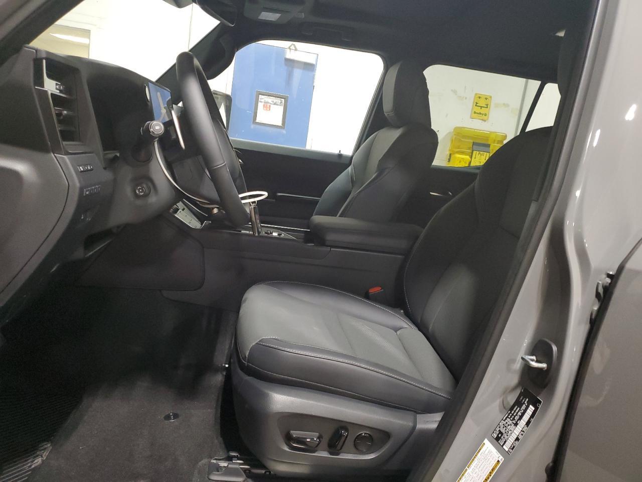 2025 LEXUS GX 550