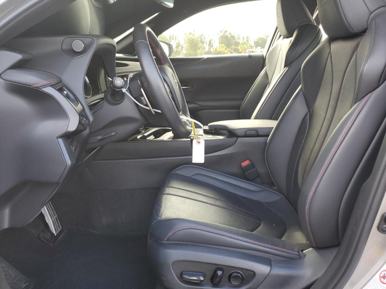 2019 LEXUS UX 200
