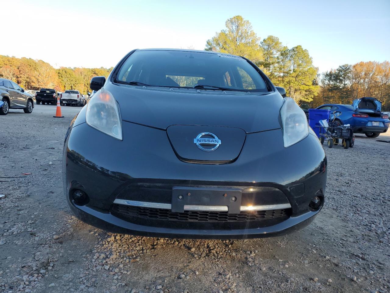 2016 NISSAN LEAF