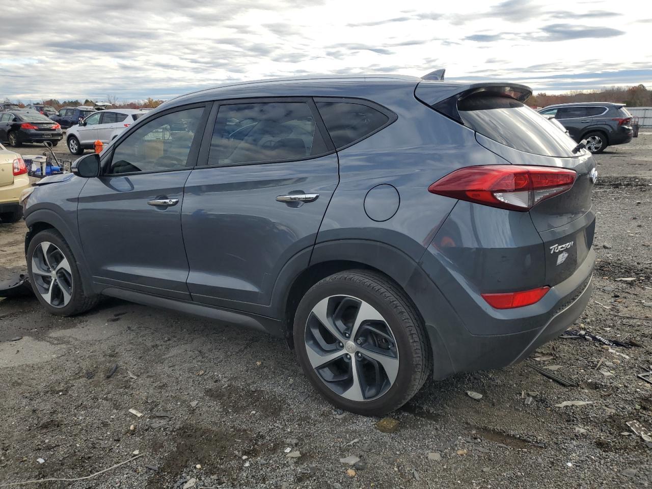 2016 HYUNDAI TUCSON