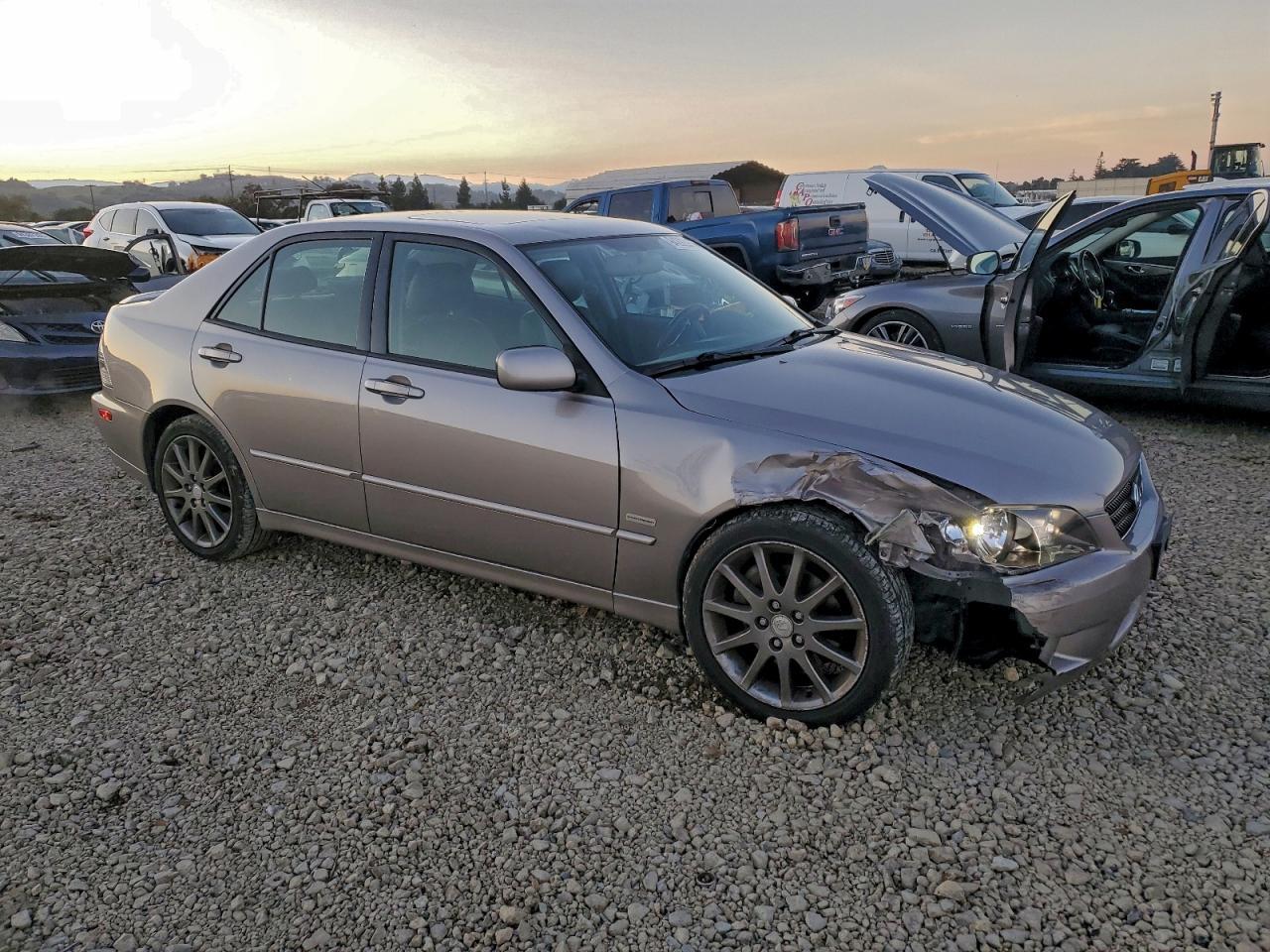 2004 LEXUS IS 300