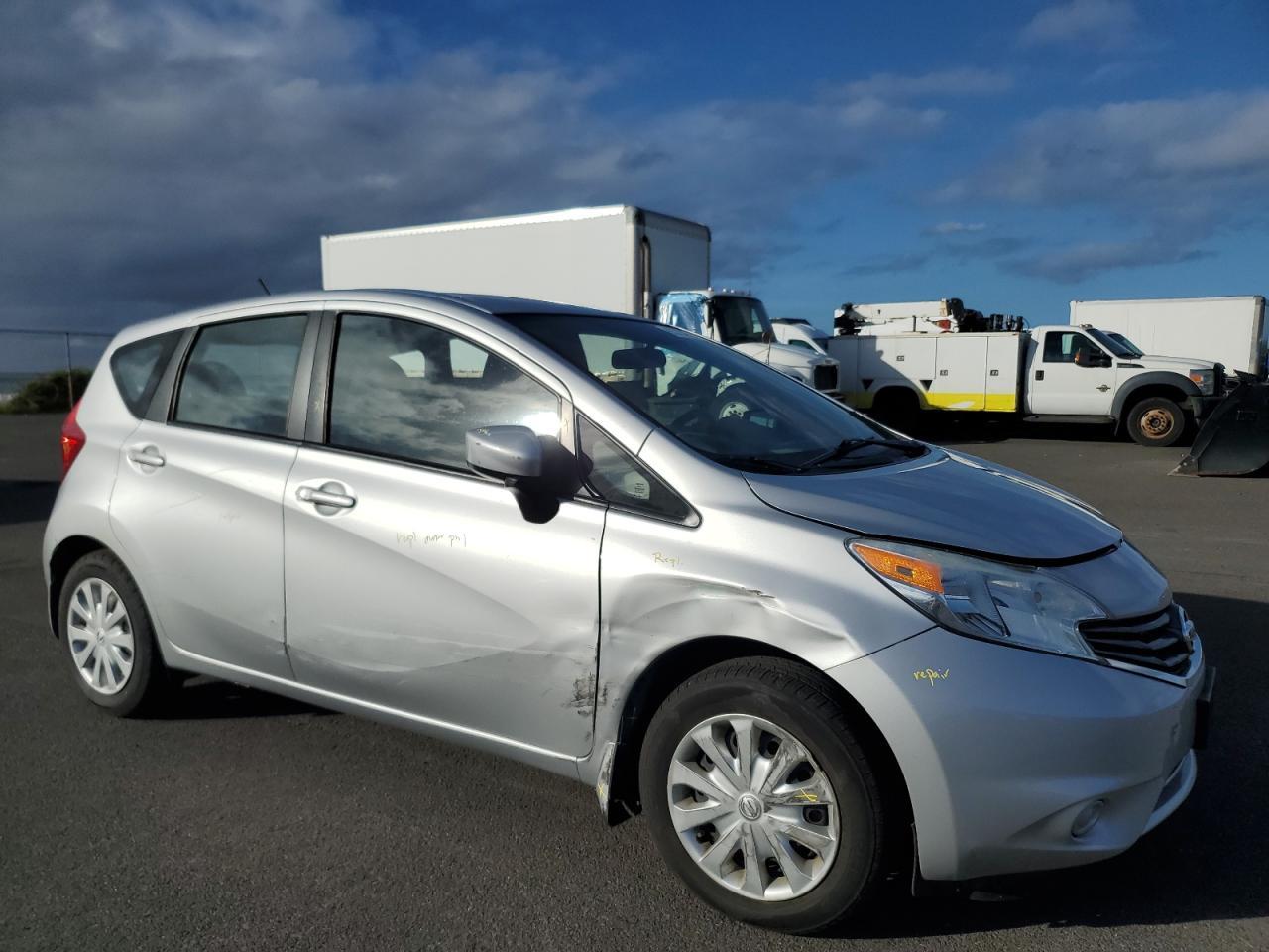 2015 NISSAN Versa Note