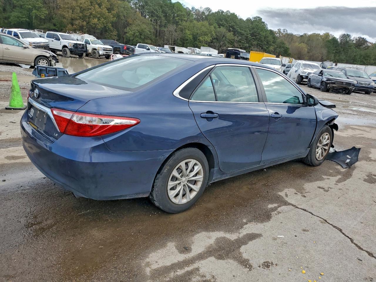 2017 TOYOTA CAMRY