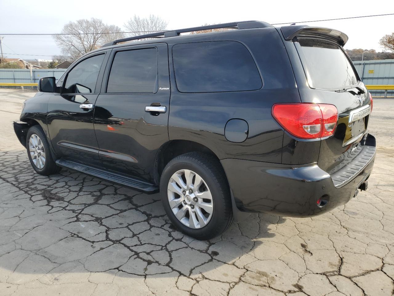 2016 TOYOTA Sequoia