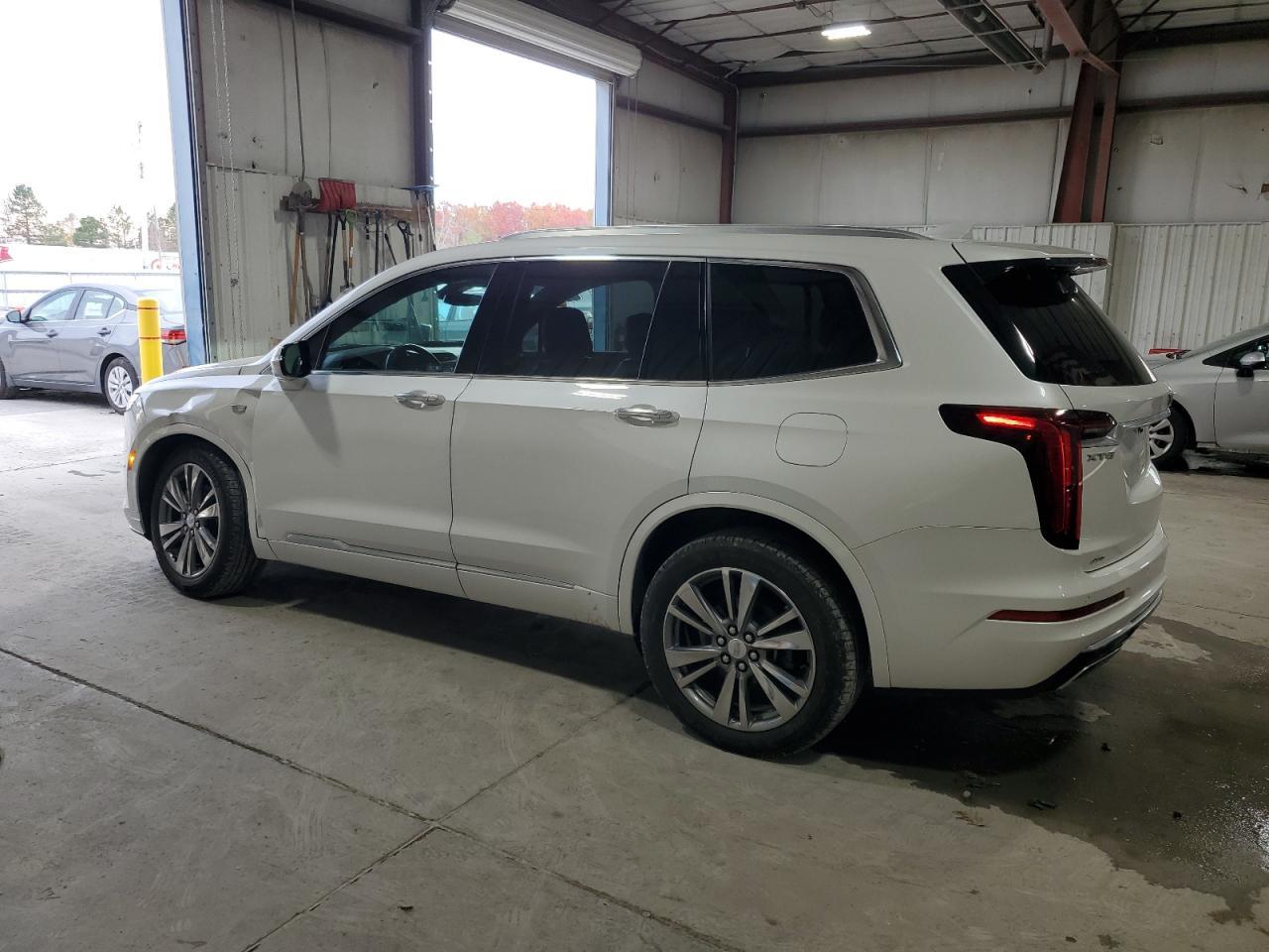2021 CADILLAC XT6