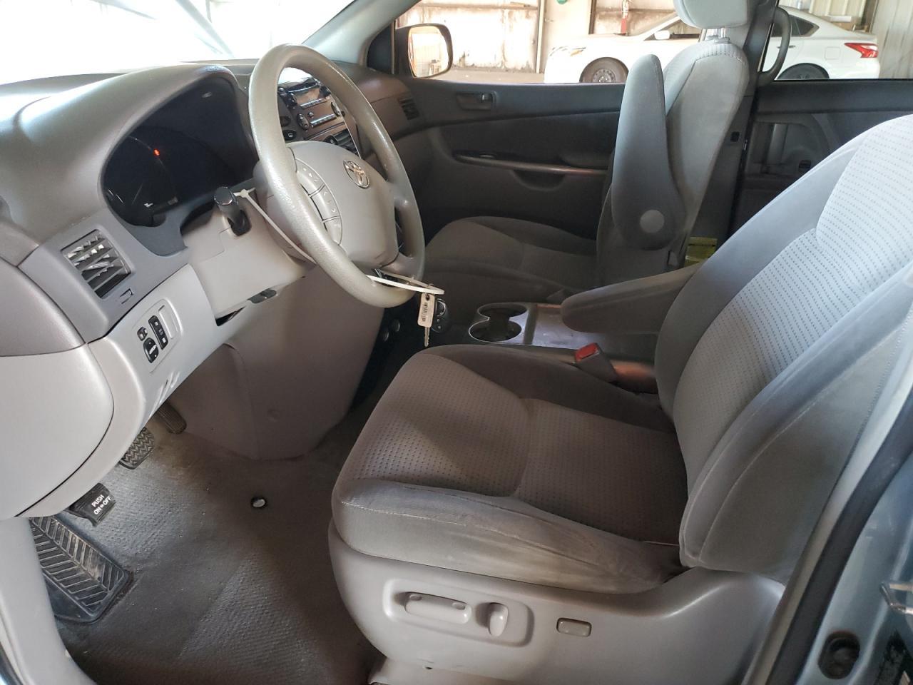 2006 TOYOTA SIENNA