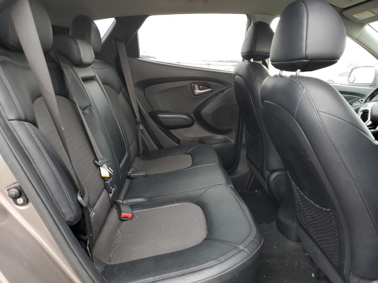 2011 HYUNDAI TUCSON