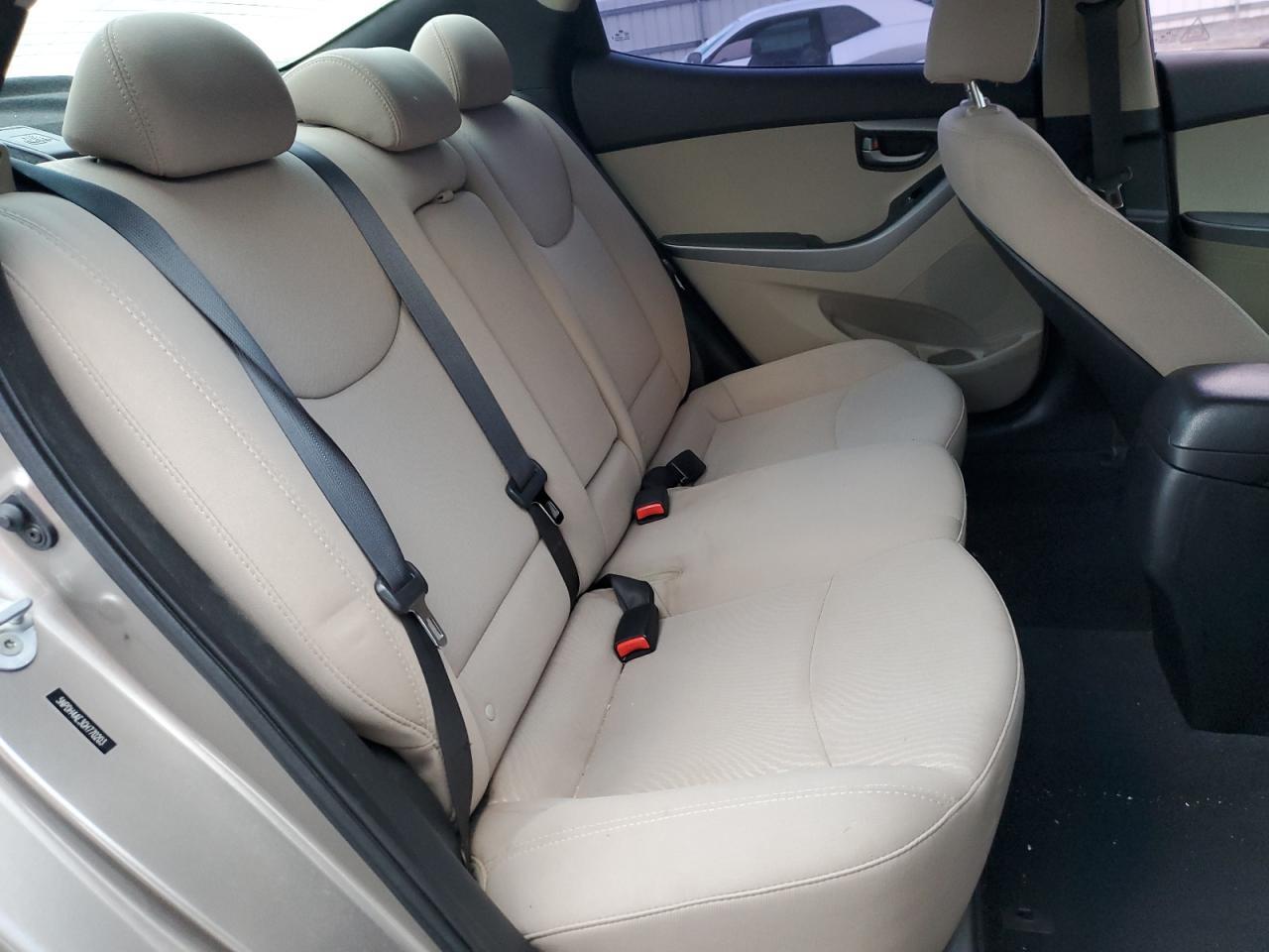 2016 HYUNDAI ELANTRA
