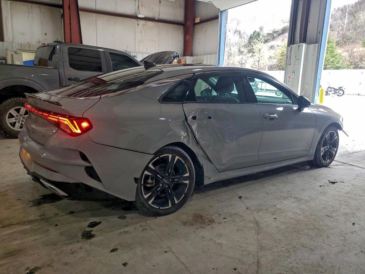 2023 KIA K5