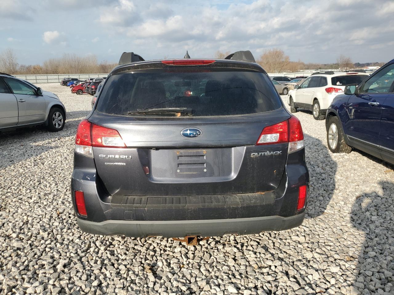 2013 SUBARU Outback