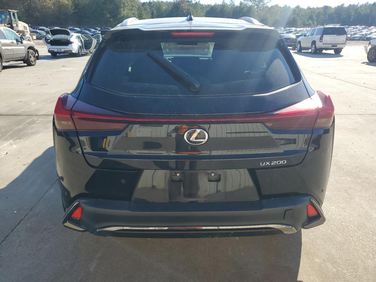 2022 LEXUS UX 200