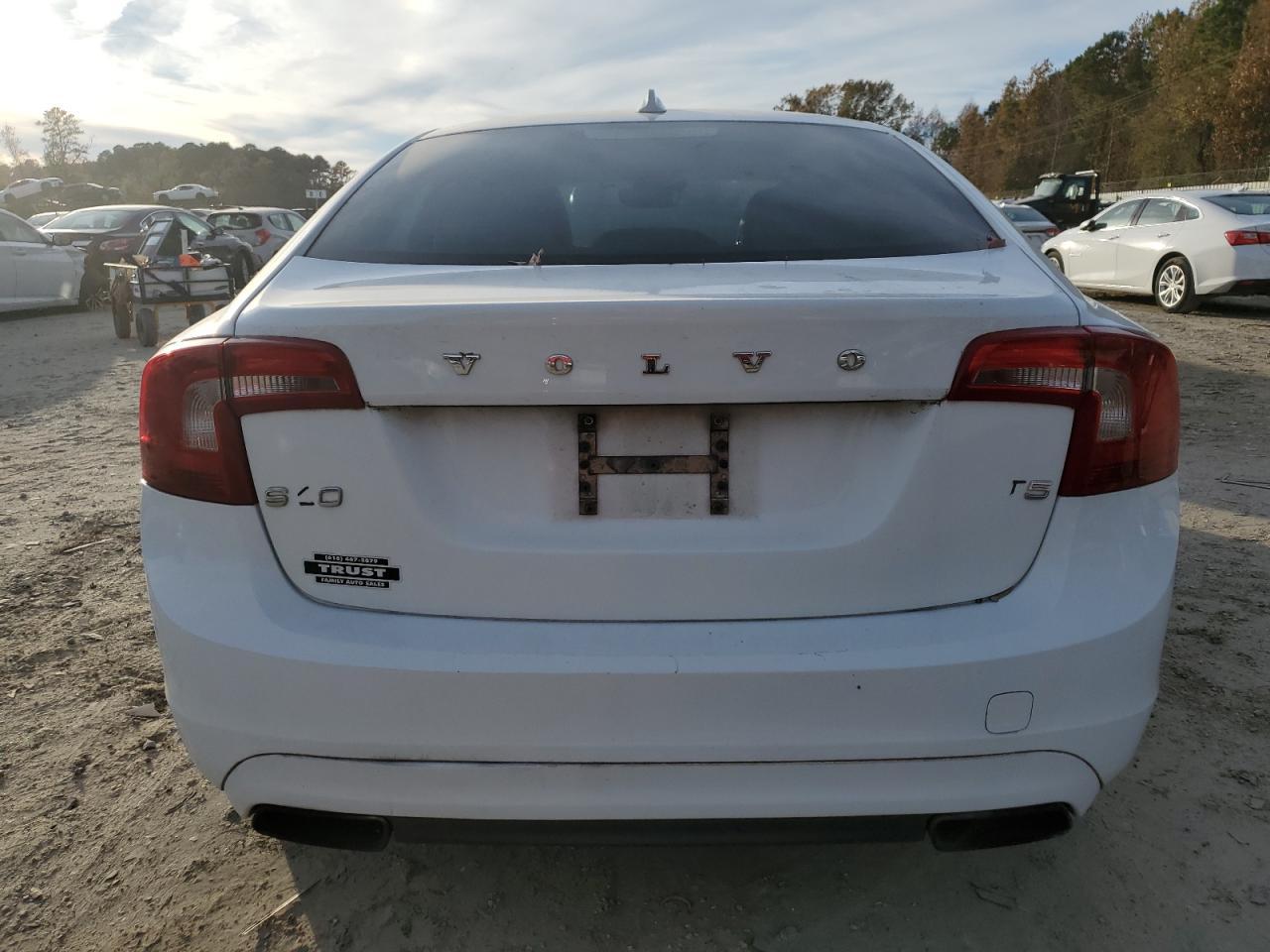 2014 VOLVO S60