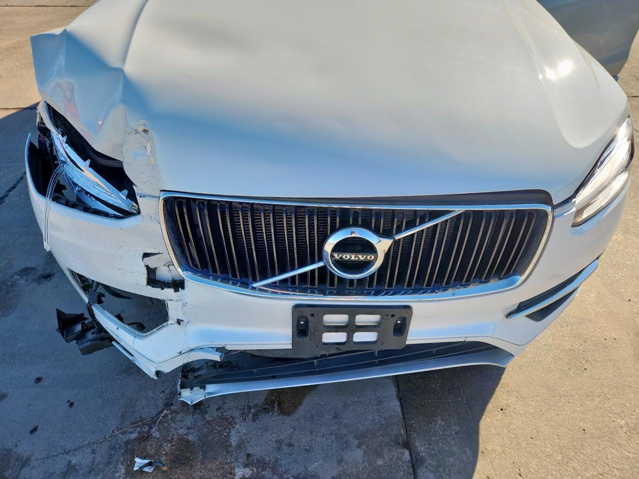 2019 VOLVO XC90