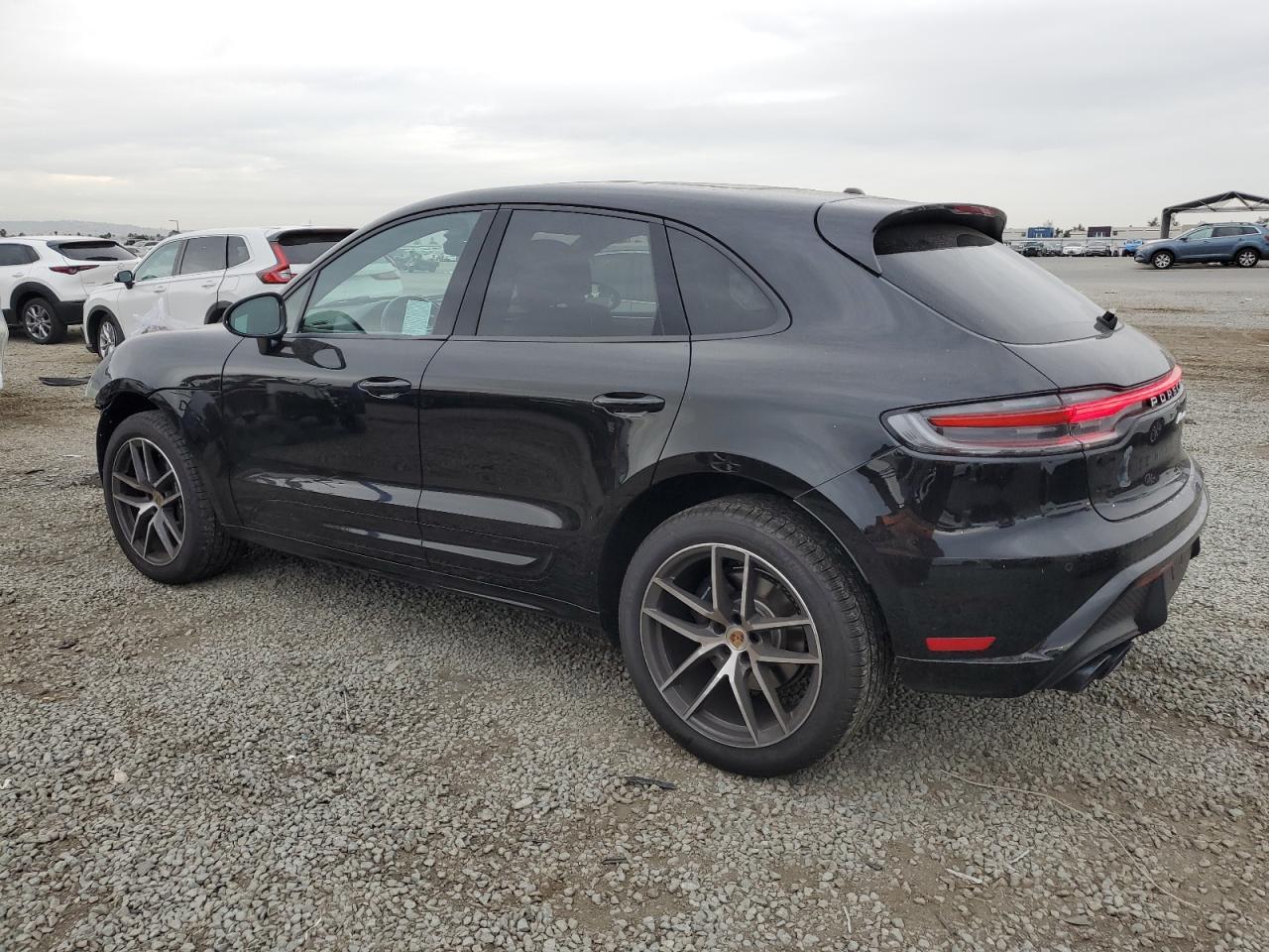 2025 PORSCHE Macan