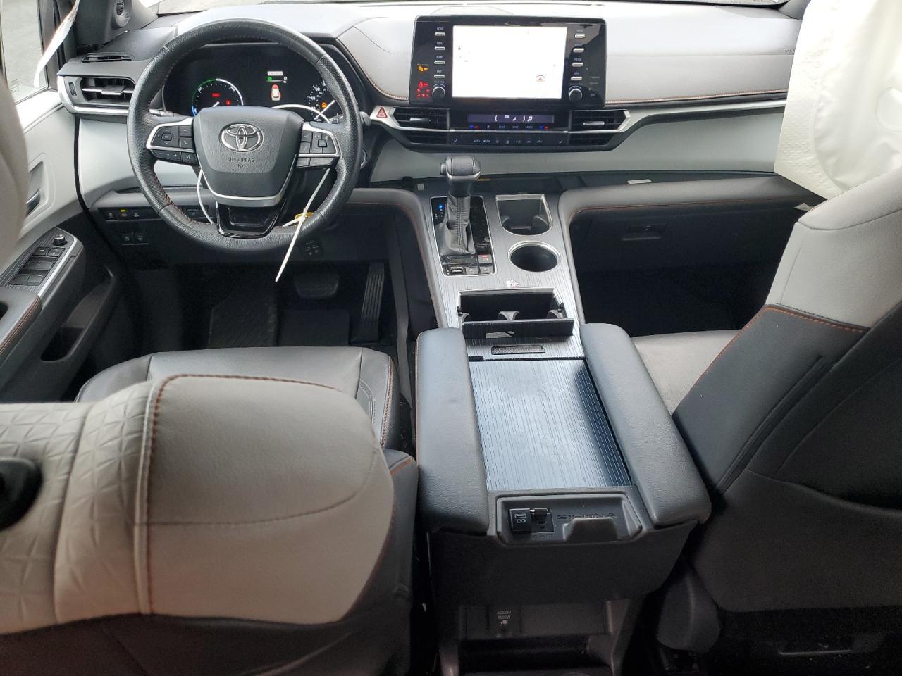 2021 TOYOTA SIENNA
