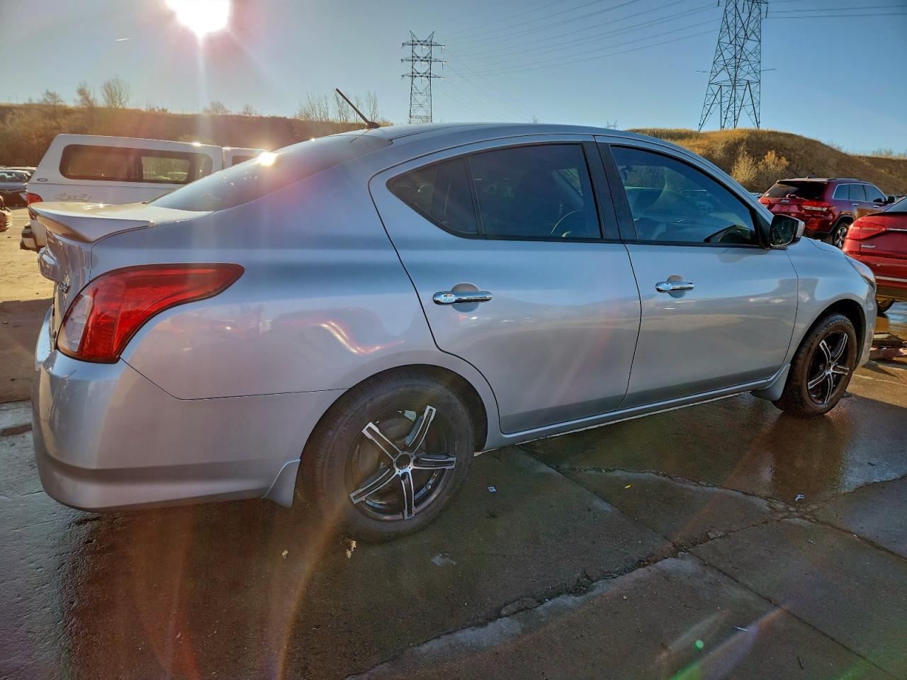 2015 NISSAN VERSA