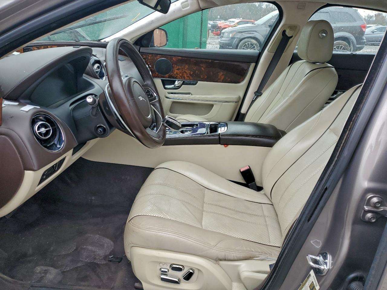 2011 JAGUAR Xj-Series