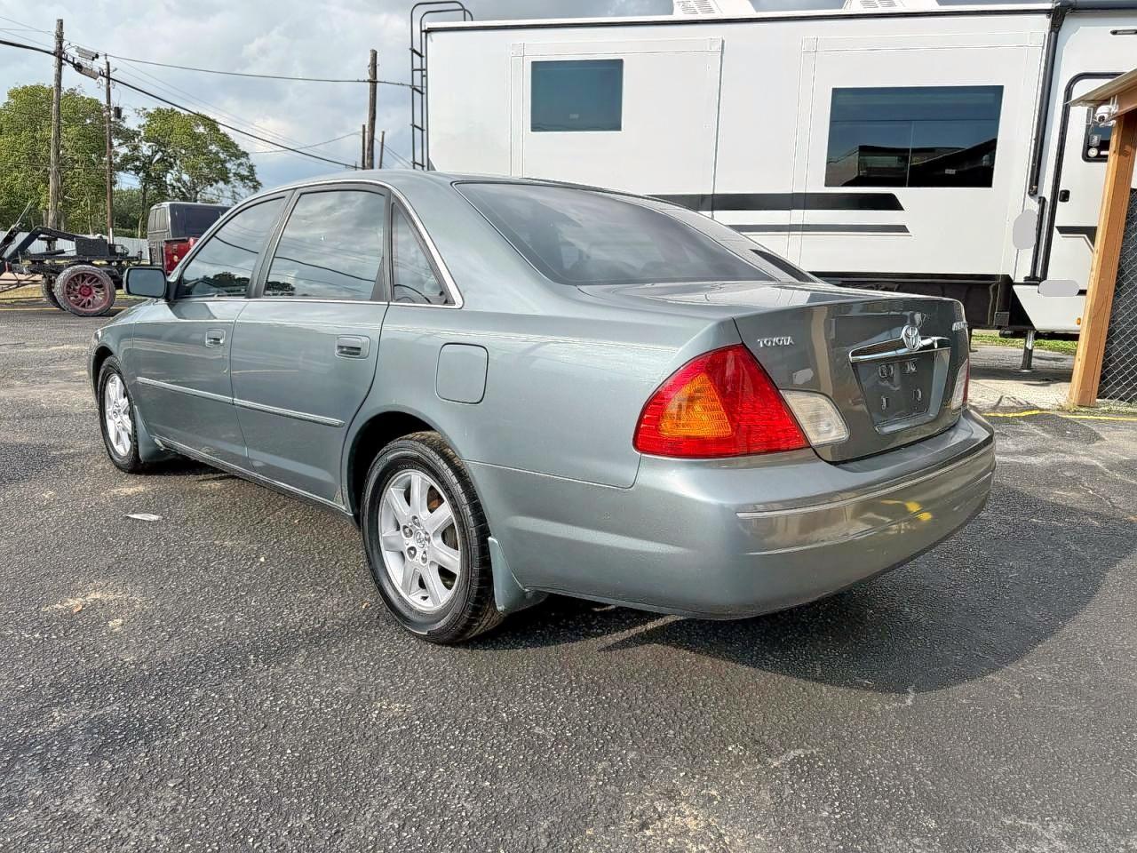 2001 TOYOTA Avalon