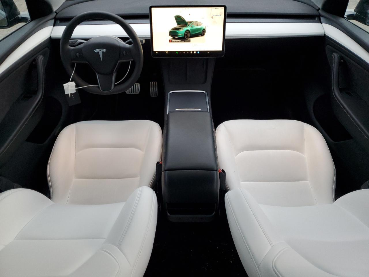 2025 TESLA MODEL Y
