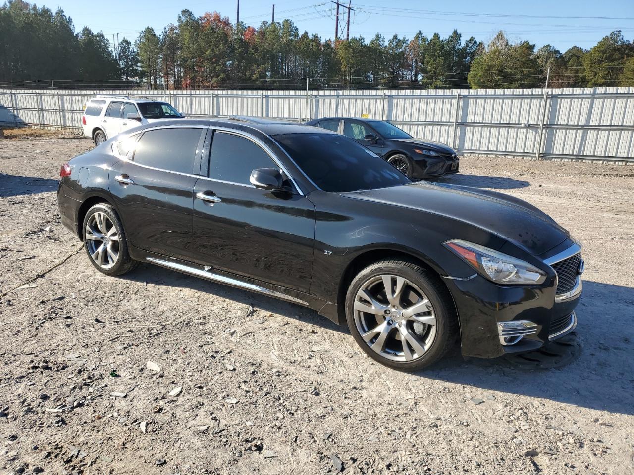 2015 INFINITI Q70