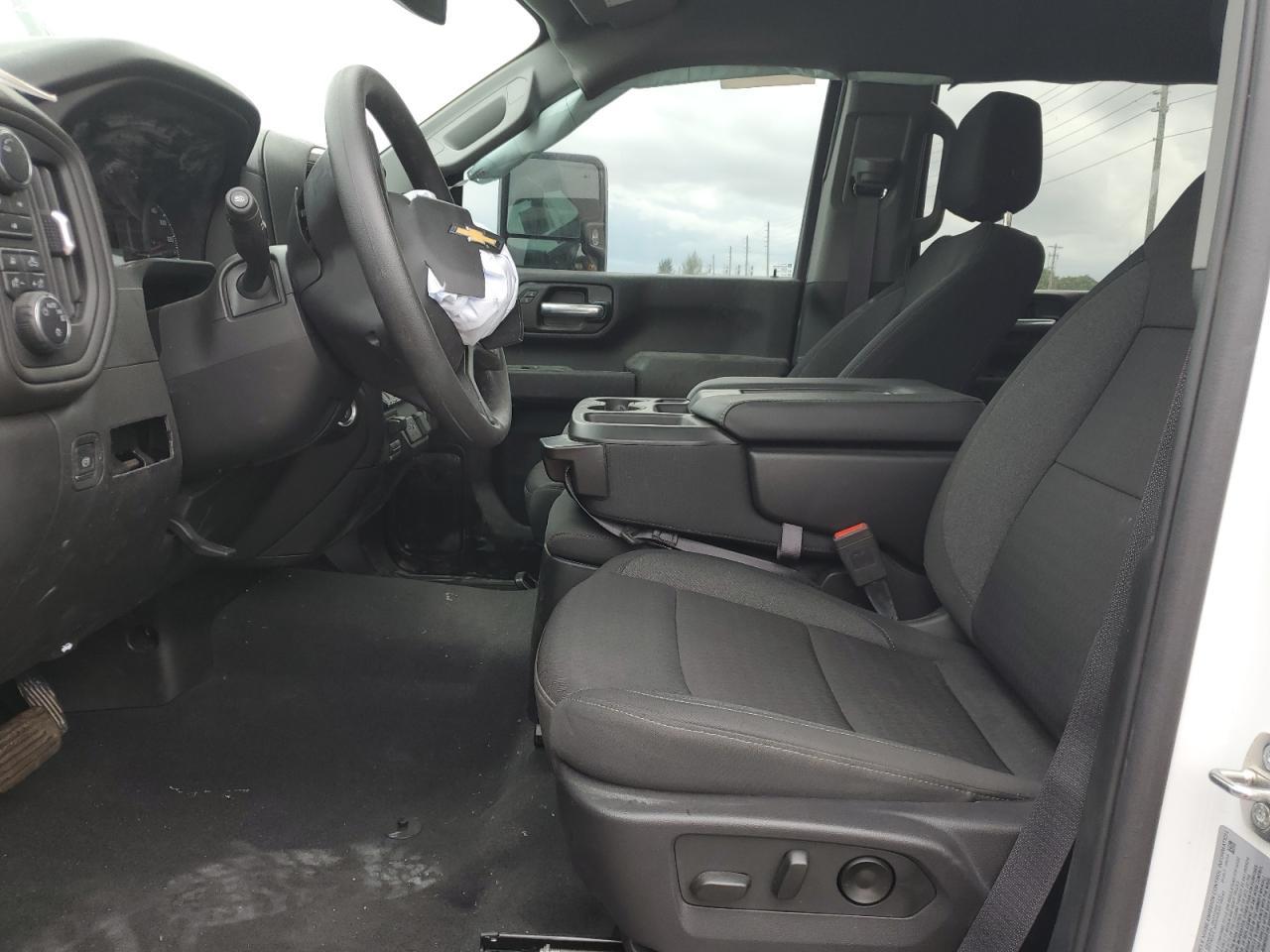 2024 CHEVROLET Silverado