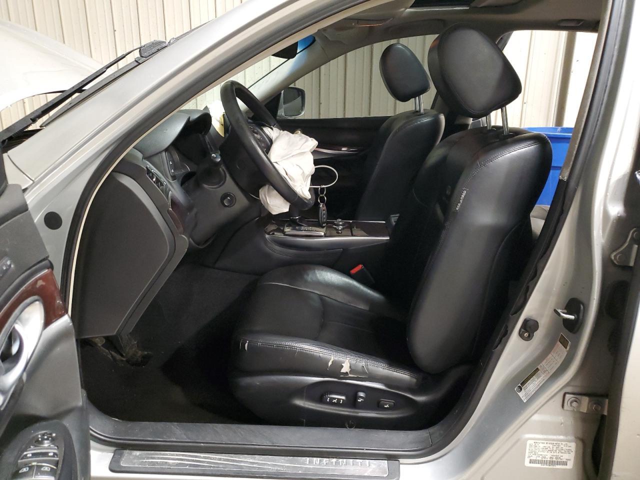 2011 INFINITI M37