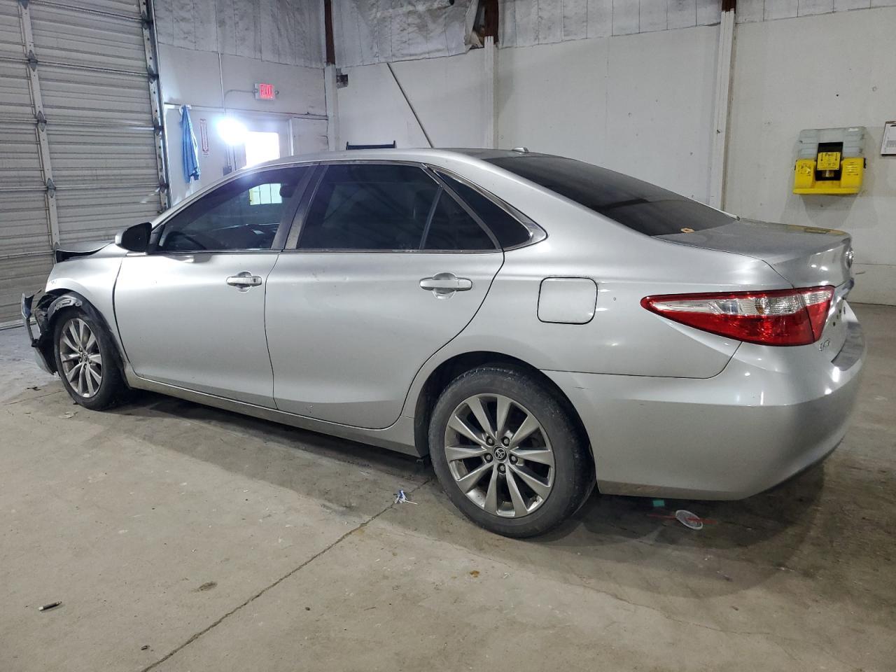 2016 TOYOTA CAMRY