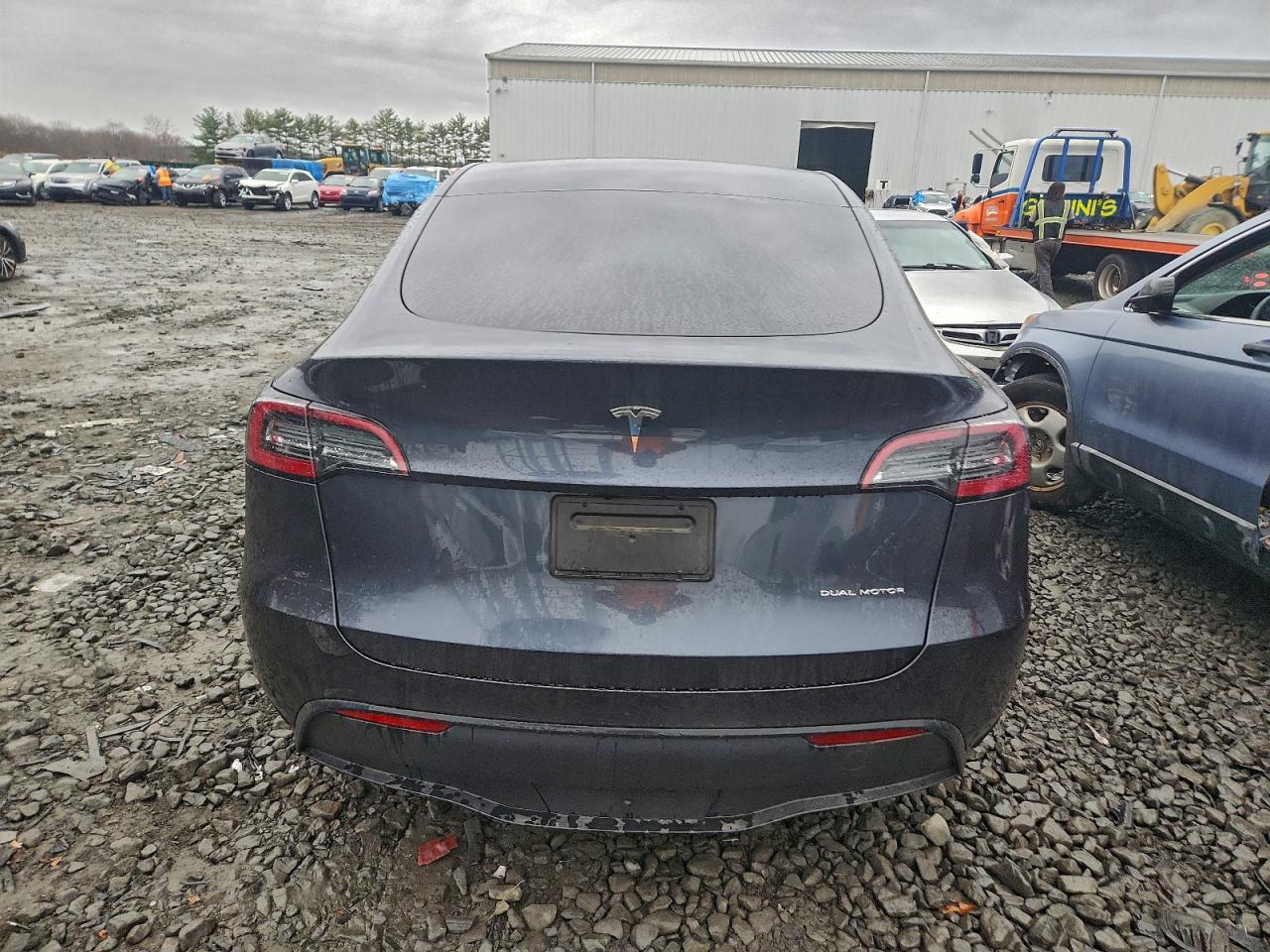 2024 TESLA MODEL Y