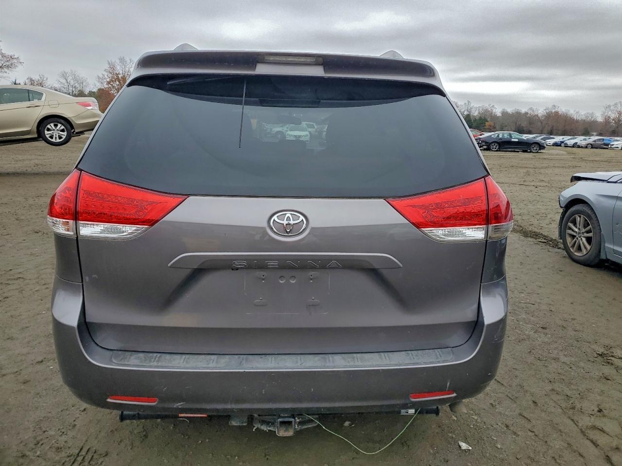 2014 TOYOTA SIENNA