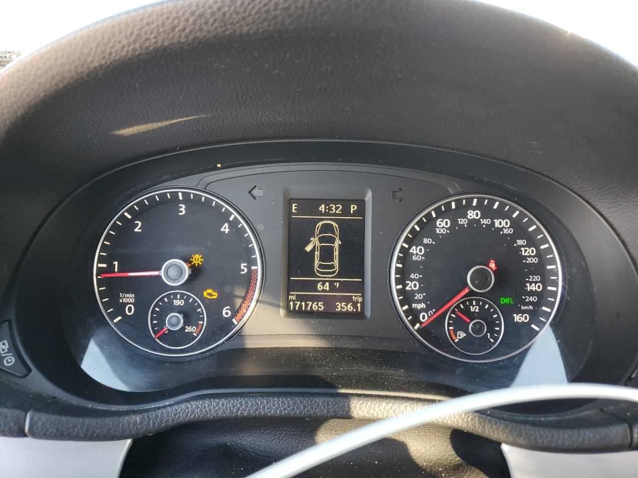 2013 VOLKSWAGEN Passat